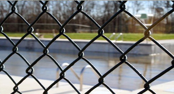 Picture of an empty community pool.