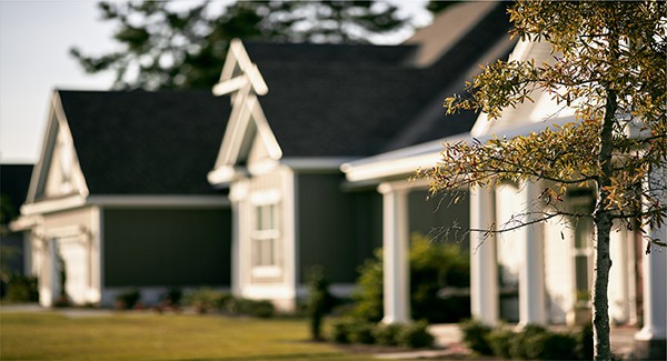 Picture of a houses in an HOA.